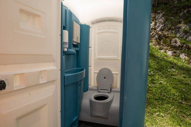 Best Restroom Trailer for Weddings  in Edgecliff Village, TX